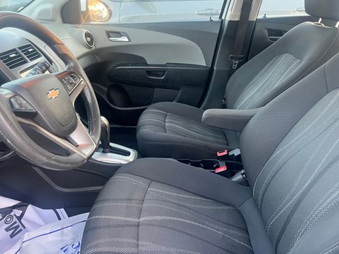Used 2015 Chevrolet Sonic LT image 6