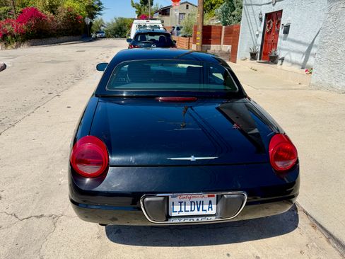 Used 2005 Ford Thunderbird RWD image 2