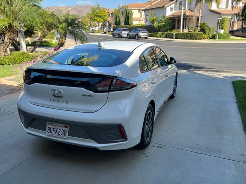 Used 2020 Hyundai Ioniq SE image 13