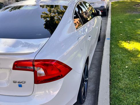 Used 2016 Volvo S60 T6 R-Design Platinum image 5