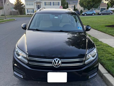 Used 2017 Volkswagen Tiguan Wolfsburg Edition AWD/4WD image 4