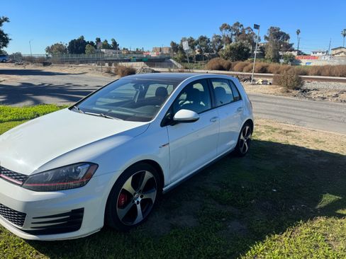 Used 2016 Volkswagen GTI Autobahn image 2