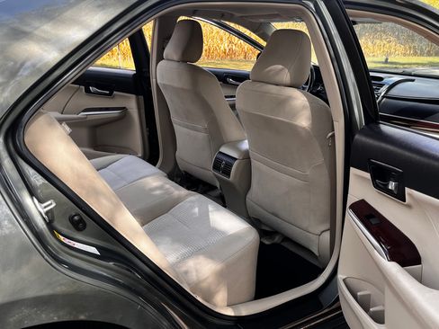 Used 2012 Toyota Camry XLE FWD image 12