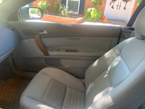 Used 2010 Volvo C70 T5 image 6