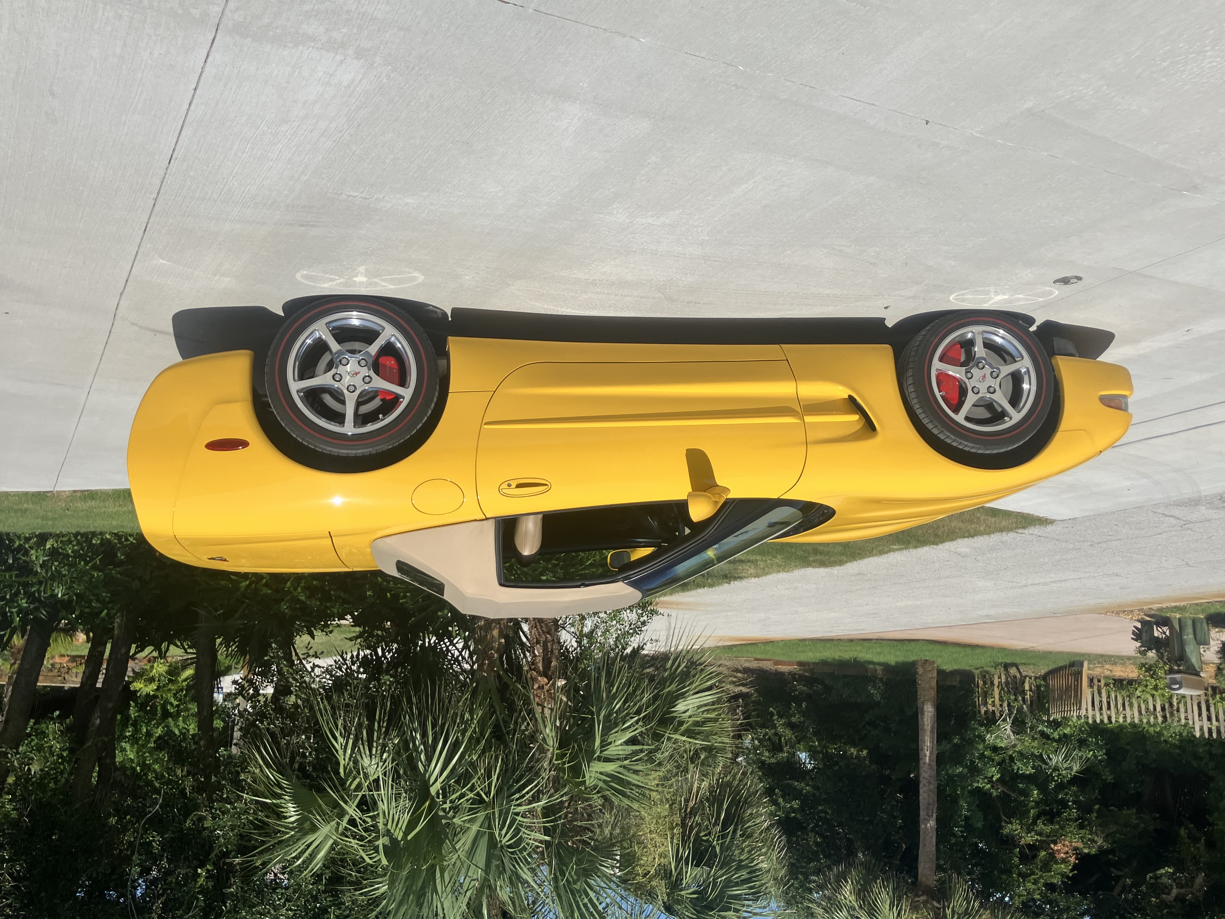 Used 2001 Chevrolet Corvette Convertible w/ Preferred Equipment Group2 RWD image 12