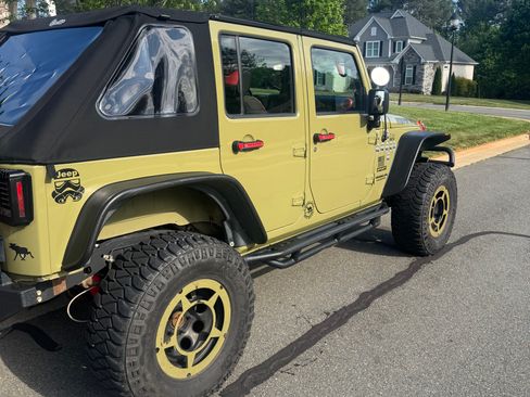 Used 2013 Jeep Wrangler Unlimited Sport w/ Connectivity Group AWD/4WD image 4