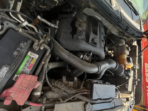 Used 2013 Ford F150 XLT w/ XLT Chrome Pkg RWD image 9