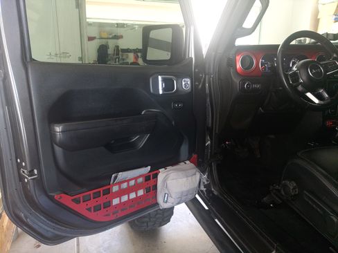 Used 2019 Jeep Wrangler Unlimited Rubicon AWD/4WD image 2