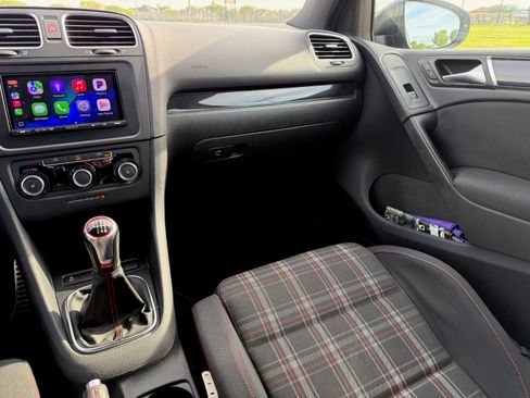 Used 2011 Volkswagen Golf 4-Door image 11