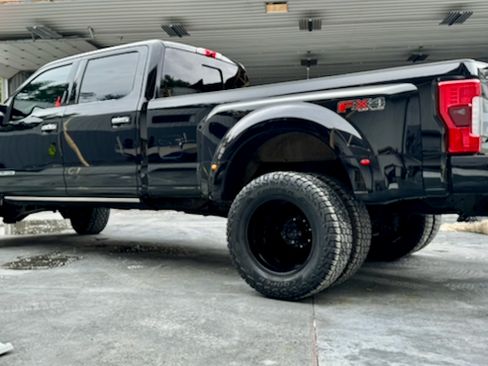 Used 2017 Ford F350 Platinum w/ Platinum Ultimate Package image 16