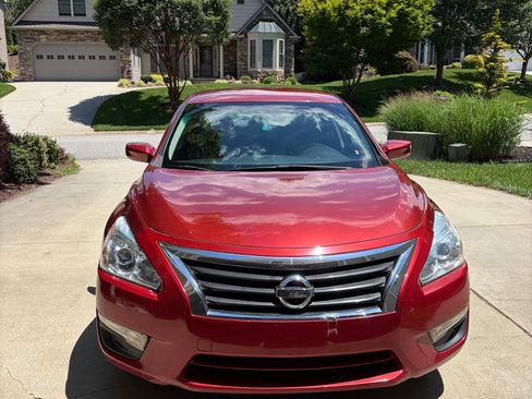 Used 2015 Nissan Altima 2.5 S w/ Special Edition Package FWD image 2