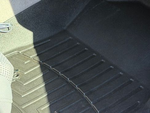 Used 2011 Toyota Tacoma 4x4 Access Cab V6 w/ TRD Off-Road Pkg image 10