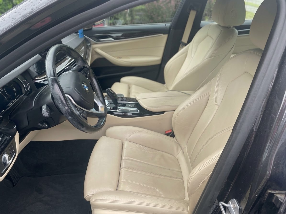 Used 2018 BMW 540i w/ Premium Package RWD image 2