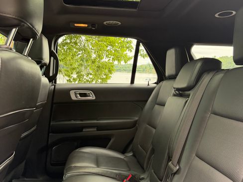 Used 2014 Ford Explorer Limited w/ Equipment Group 302A AWD/4WD image 14