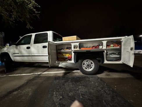 Used 2002 GMC Sierra 2500 4x4 Crew Cab HD w/ Off-Road Skid Plate Pkg image 8