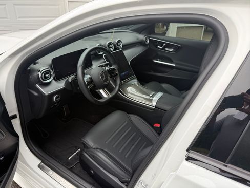 Used 2022 Mercedes-Benz C 300 4MATIC Sedan image 4
