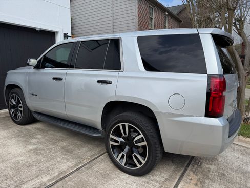 Used 2019 Chevrolet Tahoe 4WD w/ Enhanced Driver Alert Package image 2