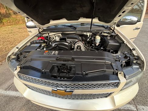 Used 2013 Chevrolet Tahoe LTZ image 24