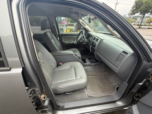 Used 2005 Dodge Dakota Laramie w/ Sport Appearance Group AWD/4WD image 16