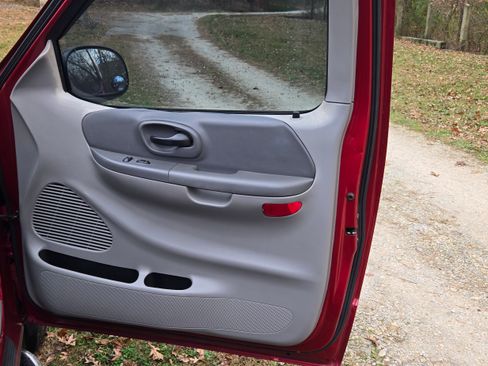 Used 2003 Ford F150 XLT image 10