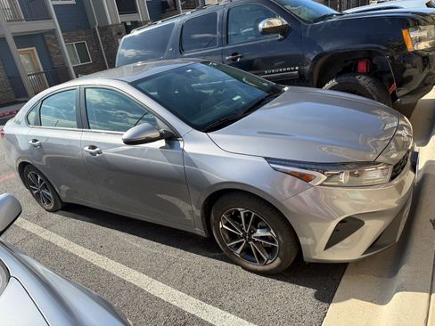 Used 2024 Kia Forte LXS w/ LXS Technology Package image 6