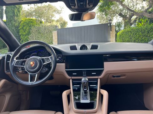 Used 2019 Porsche Cayenne E-Hybrid AWD/4WD image 9