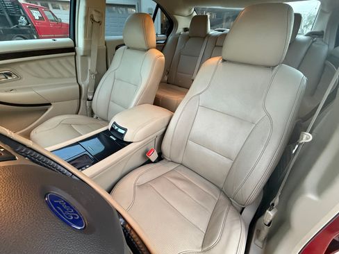 Used 2013 Ford Taurus Limited FWD image 10