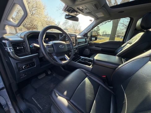 Used 2025 Ford F250 Lariat w/ Lariat Ultimate Package image 11