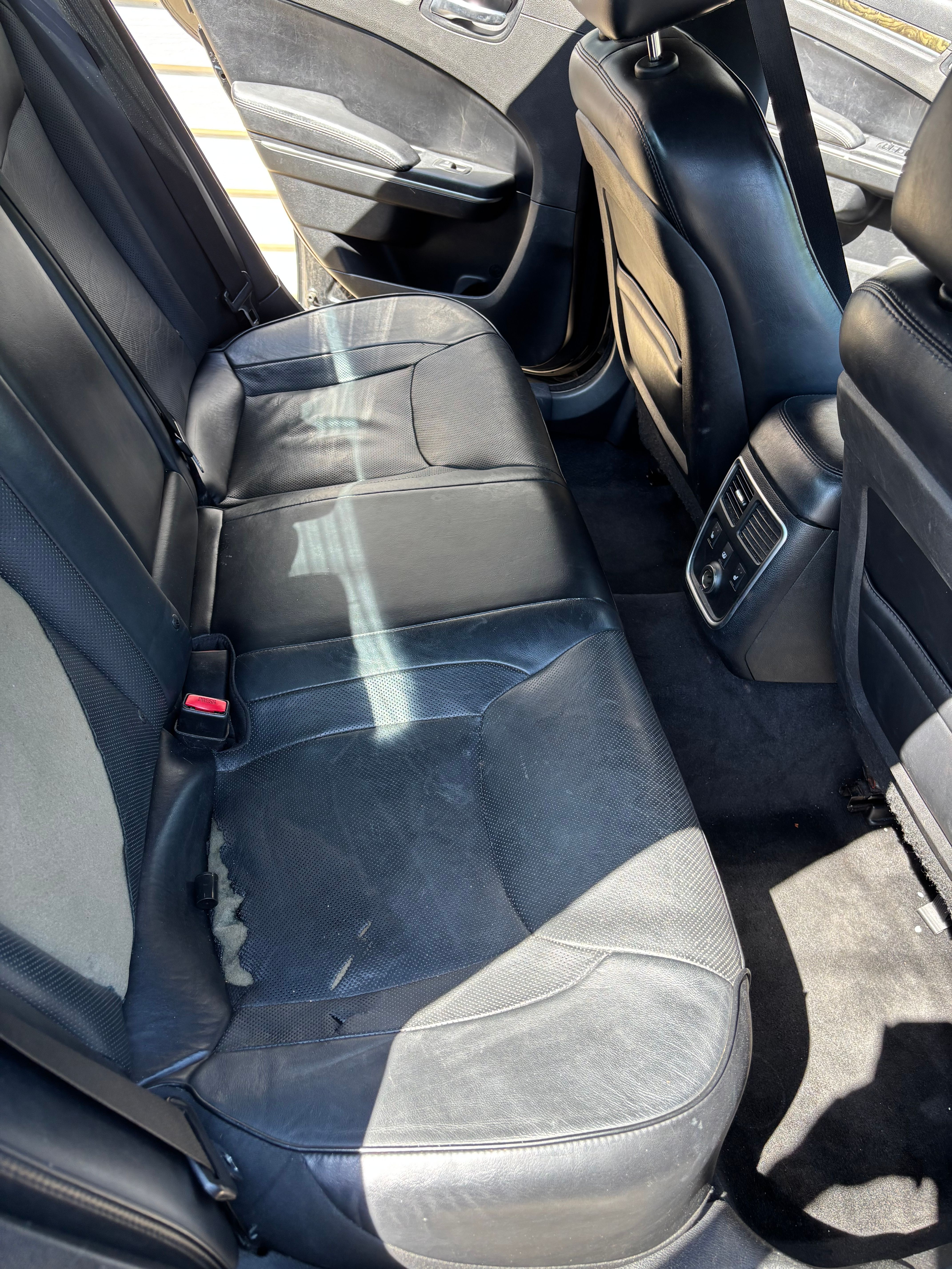 Used 2013 Chrysler 300 C RWD image 12