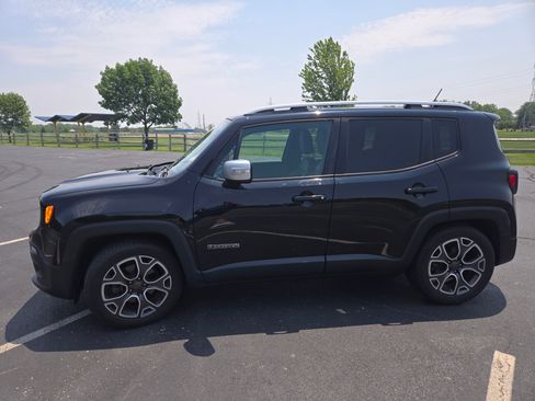 Used 2016 Jeep Renegade Limited image 6