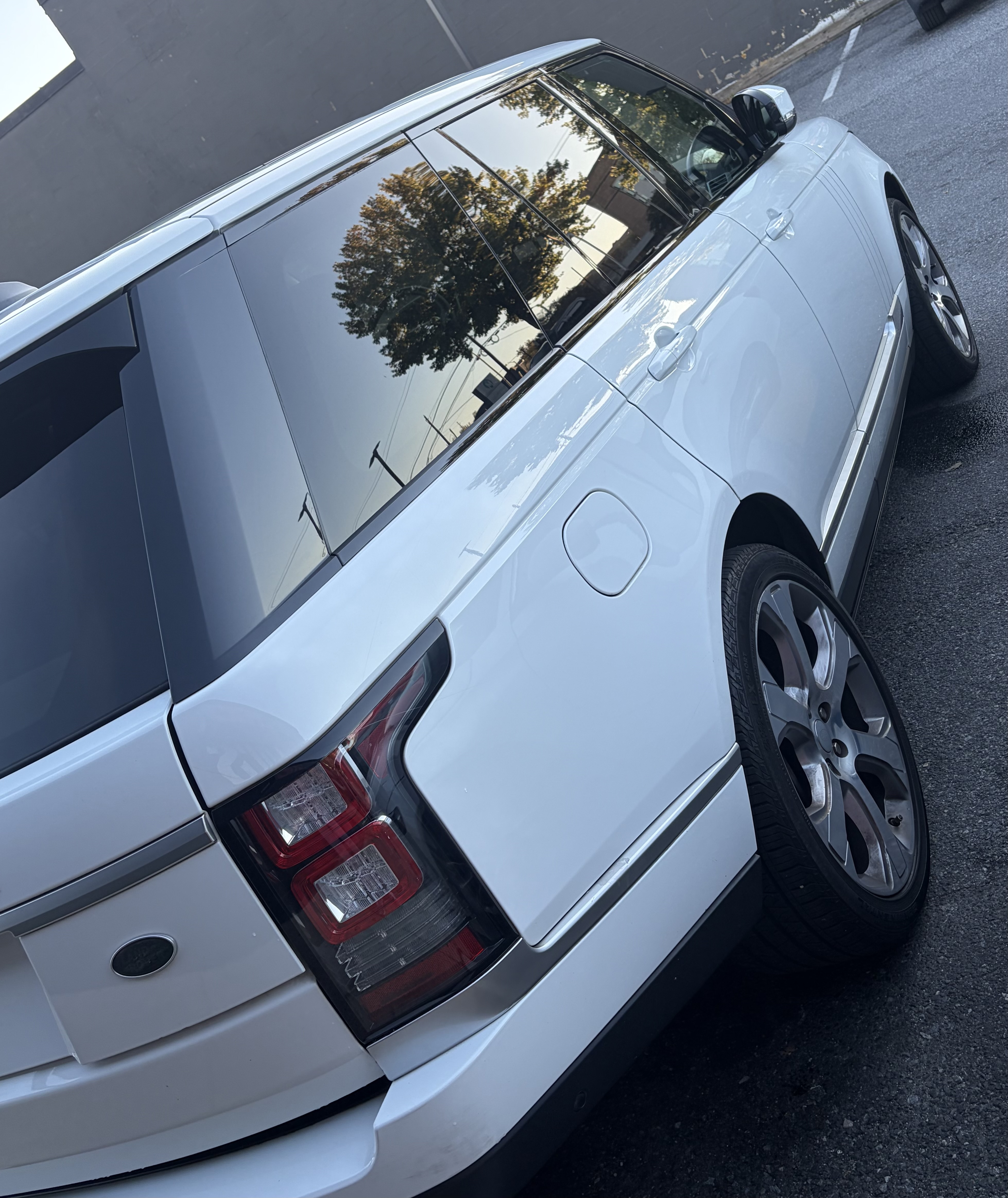 Used 2017 Land Rover Range Rover Supercharged AWD/4WD image 2