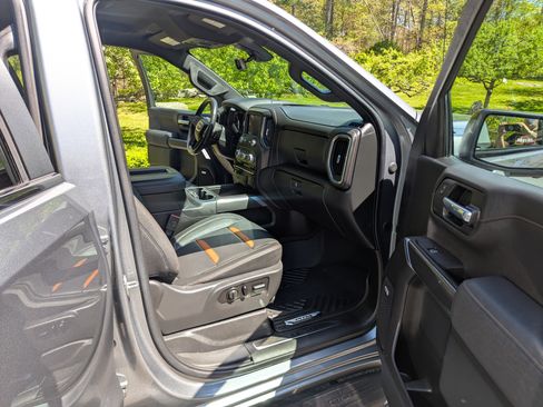 Used 2021 GMC Sierra 1500 AT4 w/ AT4 Premium Package AWD/4WD image 17