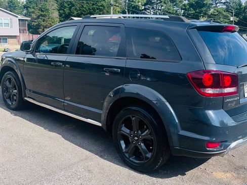 Used 2018 Dodge Journey Crossroad w/ Popular Equipment Group FWD image 11