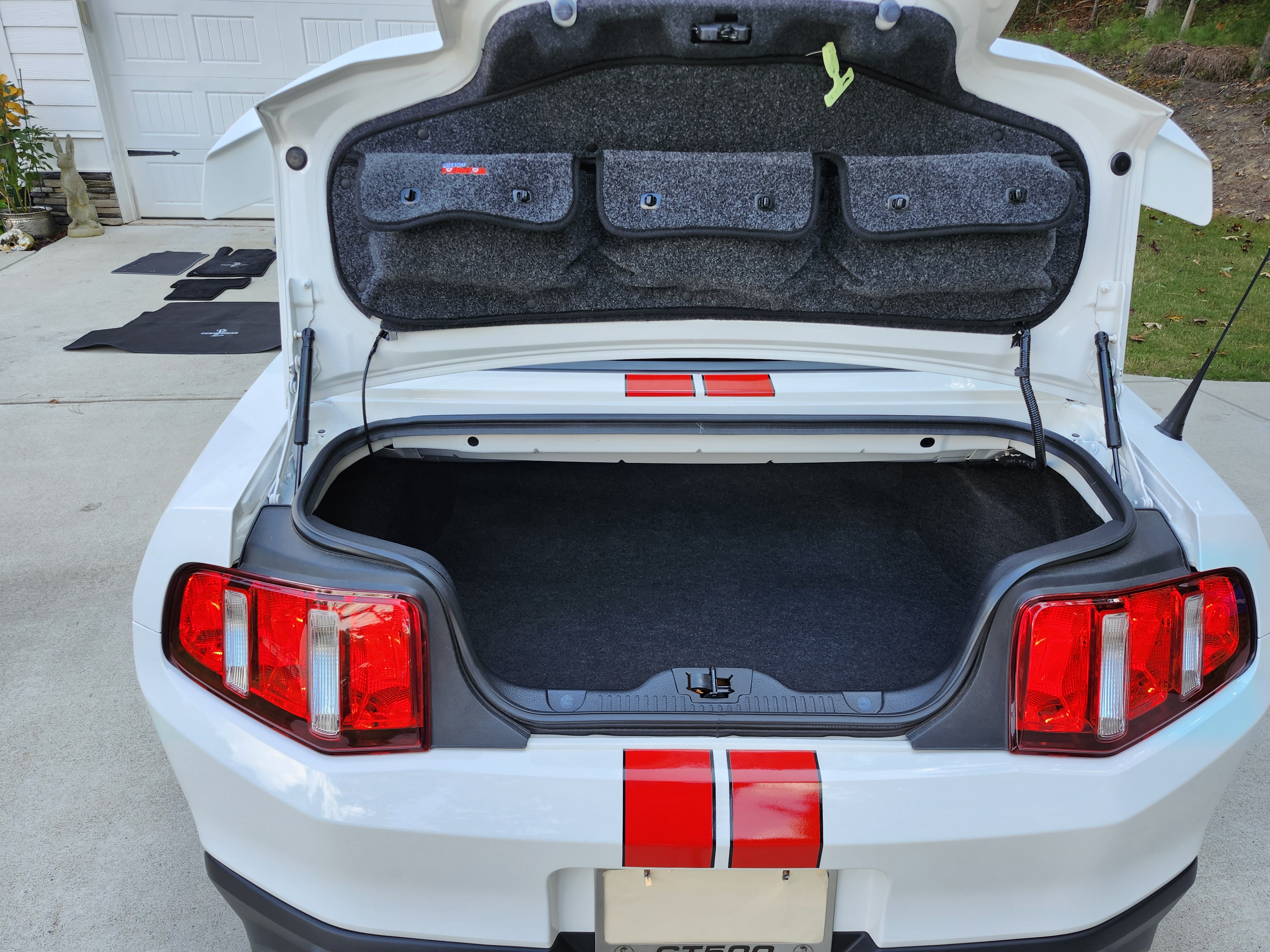 Used 2012 Ford Mustang Shelby GT500 w/ SVT Performance Pkg RWD image 19