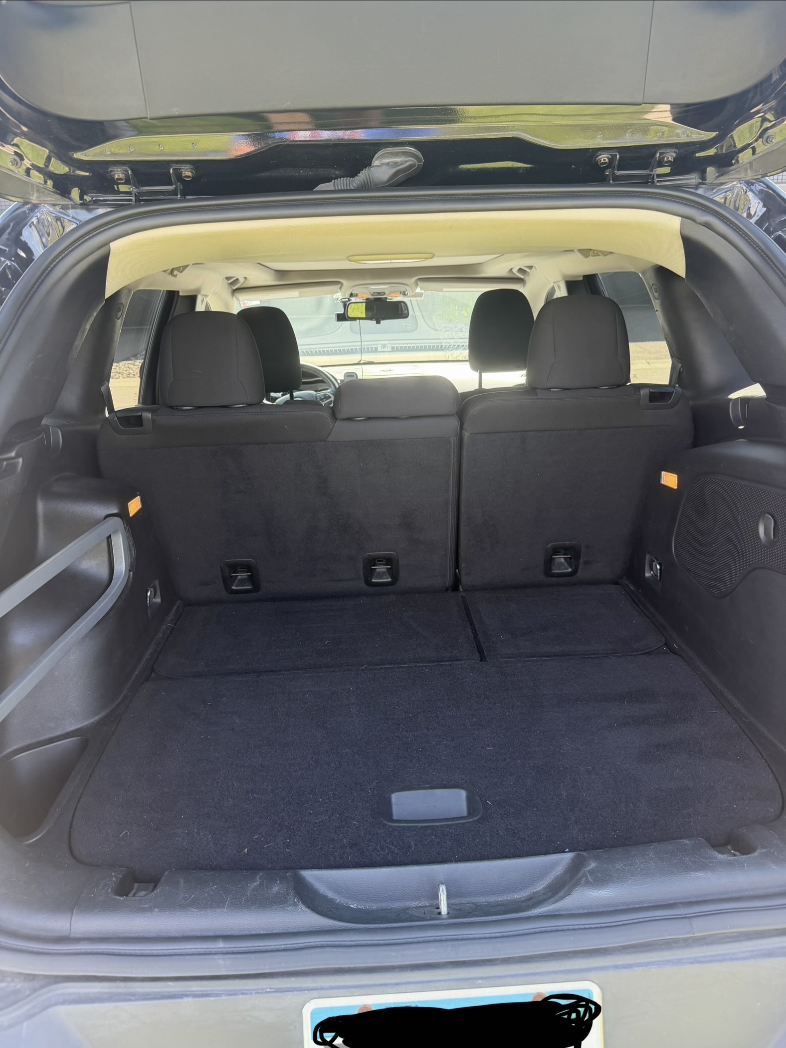 Used 2017 Jeep Cherokee Latitude w/ Cold Weather Group FWD image 5