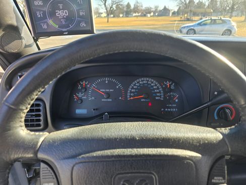 Used 2001 Dodge Ram 2500 Truck 4x4 Quad Cab image 4