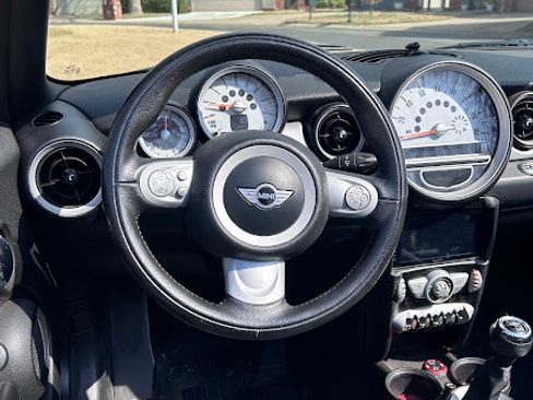 Used 2010 MINI Cooper Cooper Convertible 2D image 15