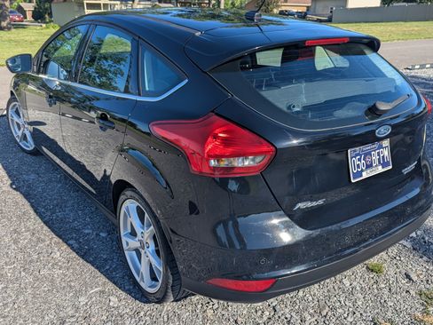 Used 2016 Ford Focus Titanium FWD image 15