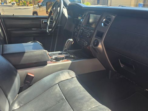 Used 2015 Ford Expedition Platinum AWD/4WD image 12