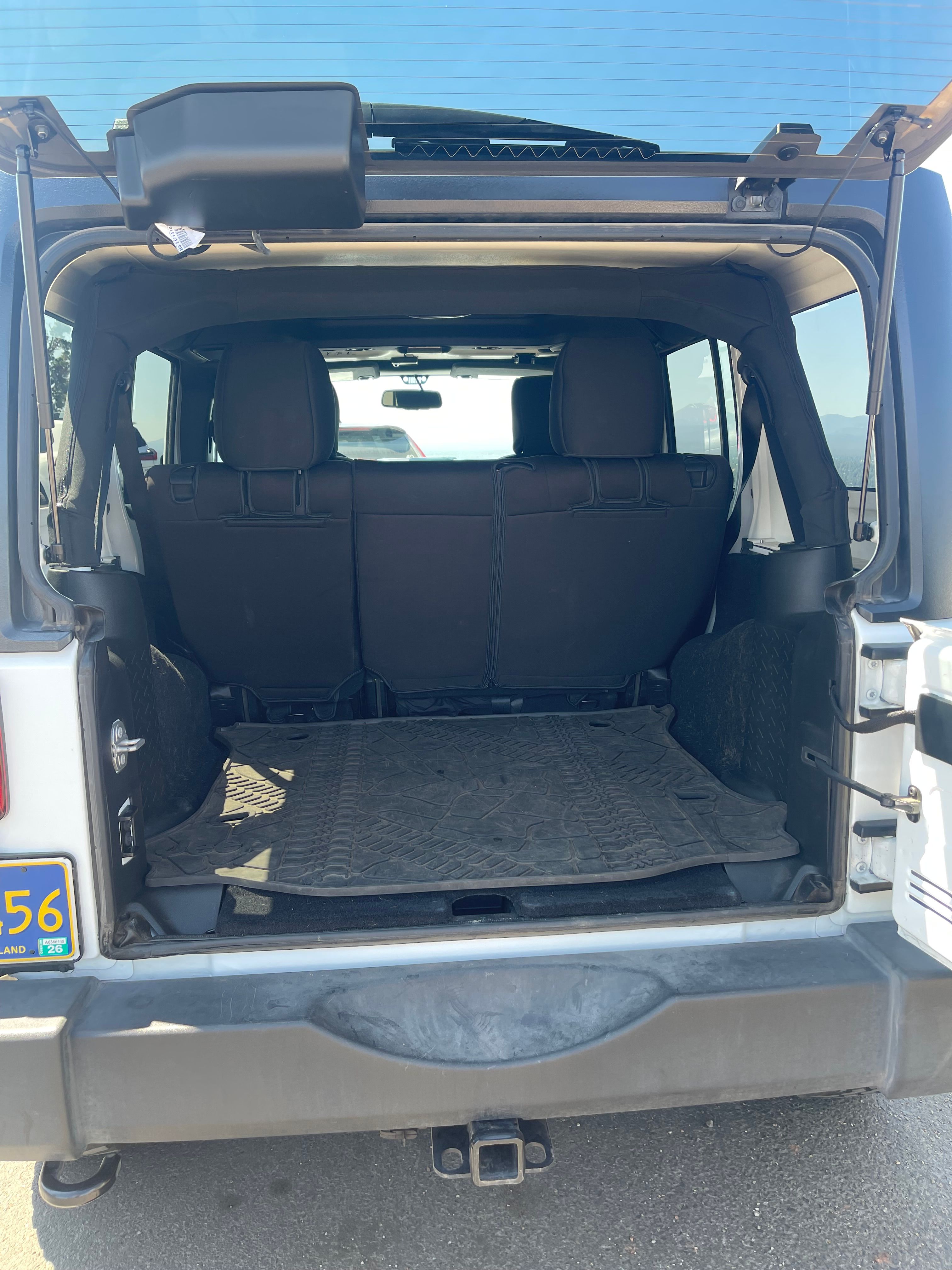 Used 2018 Jeep Wrangler Unlimited Rubicon w/ Connectivity Group AWD/4WD image 15