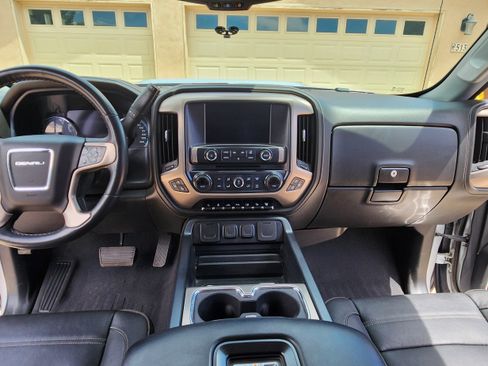Used 2019 GMC Sierra 2500 Denali w/ Duramax Plus Package AWD/4WD image 21