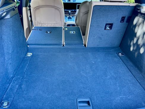 Used 2021 Porsche Macan image 18