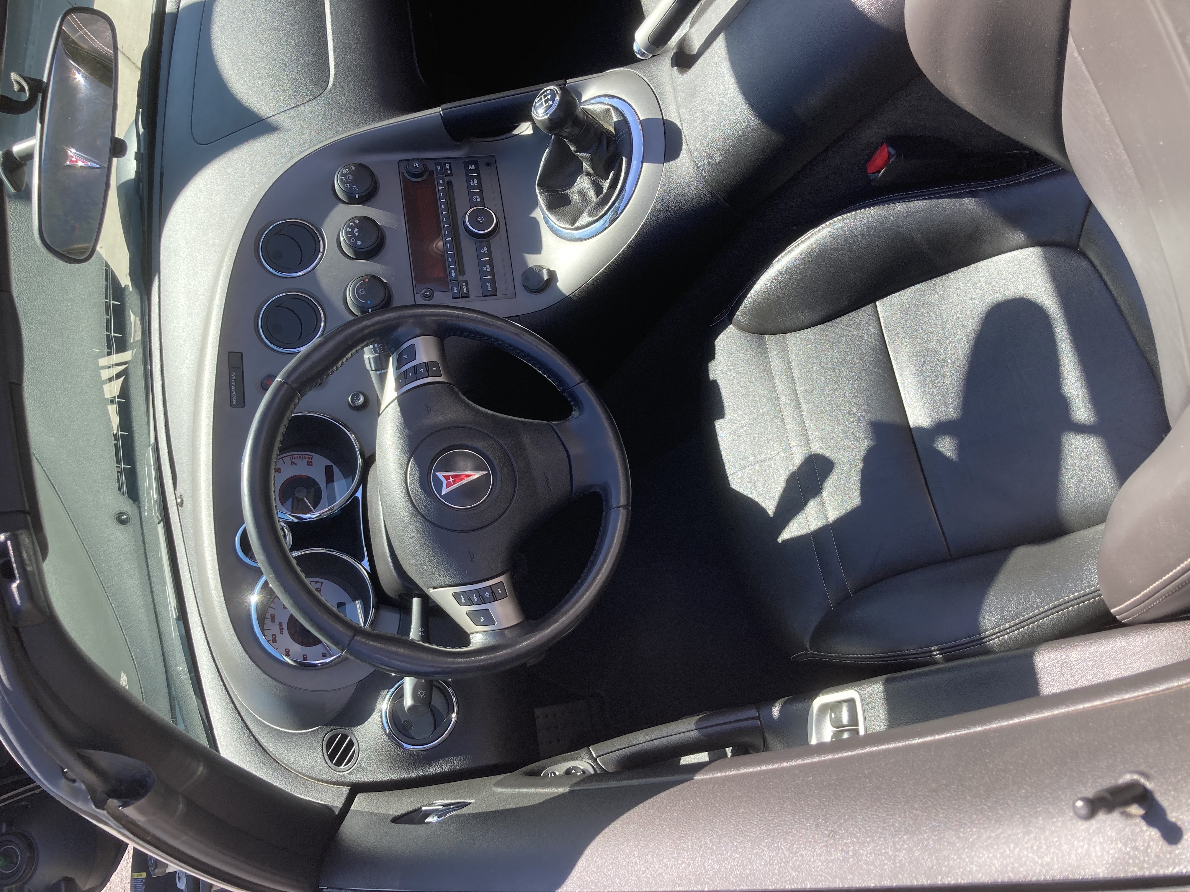 Used 2006 Pontiac Solstice Convertible w/ Premium Package RWD image 6