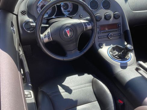 Used 2006 Pontiac Solstice Convertible w/ Premium Package image 8