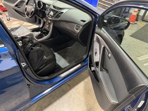 Used 2015 Hyundai Elantra SE w/ Option Group 03 image 8