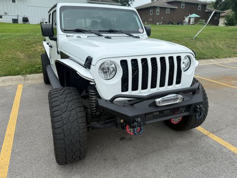 Used 2021 Jeep Gladiator Sport AWD/4WD image 1
