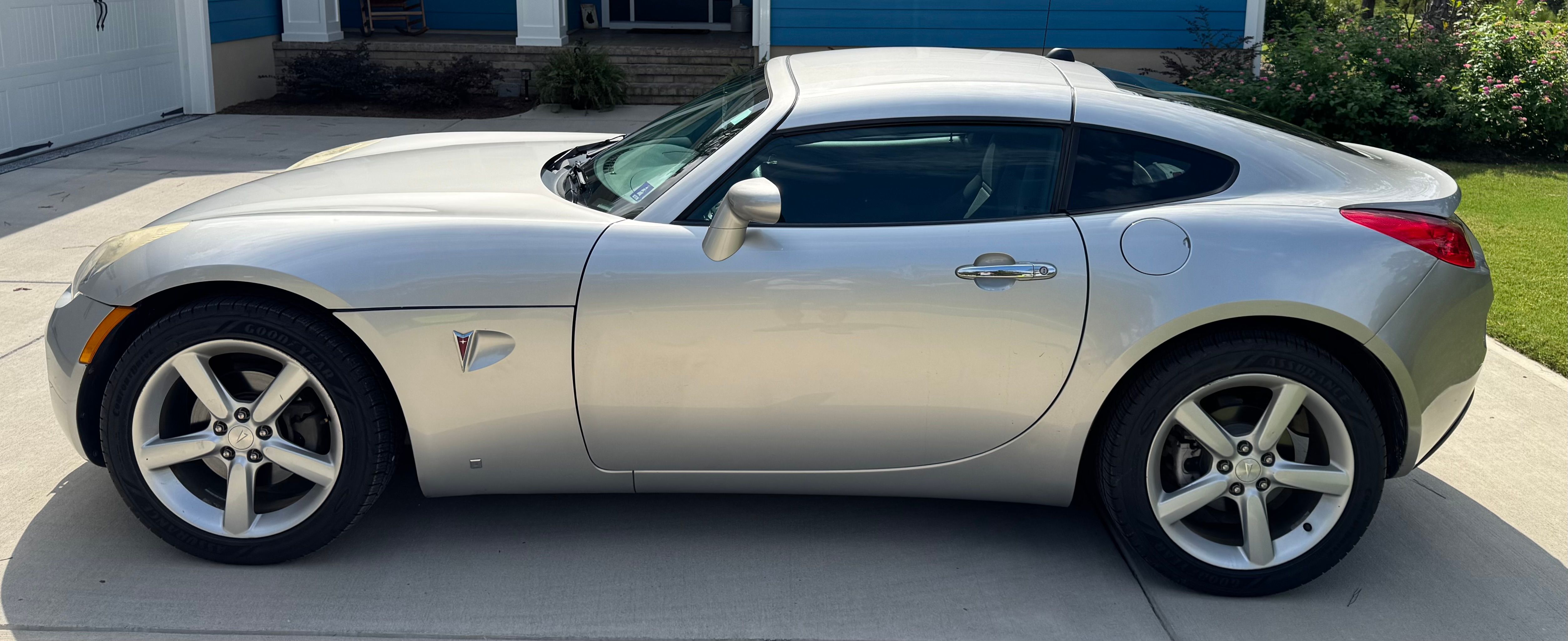 Used 2009 Pontiac Solstice Coupe RWD image 5