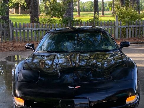 Used 2000 Chevrolet Corvette Coupe w/ Roof Pkg image 14