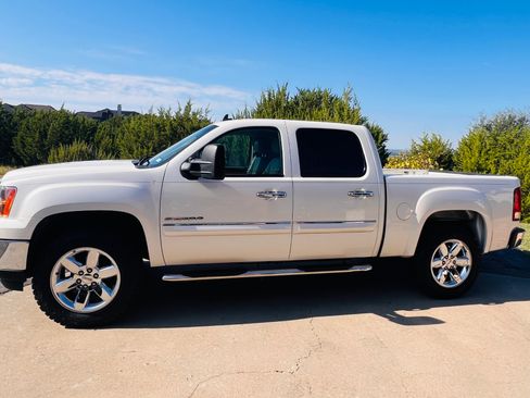Used 2012 GMC Sierra 1500 SLE w/ Regional Value Package image 4