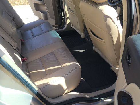 Used 2008 Ford Taurus Limited image 16